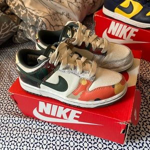 Dunks worn like new boy size 13C